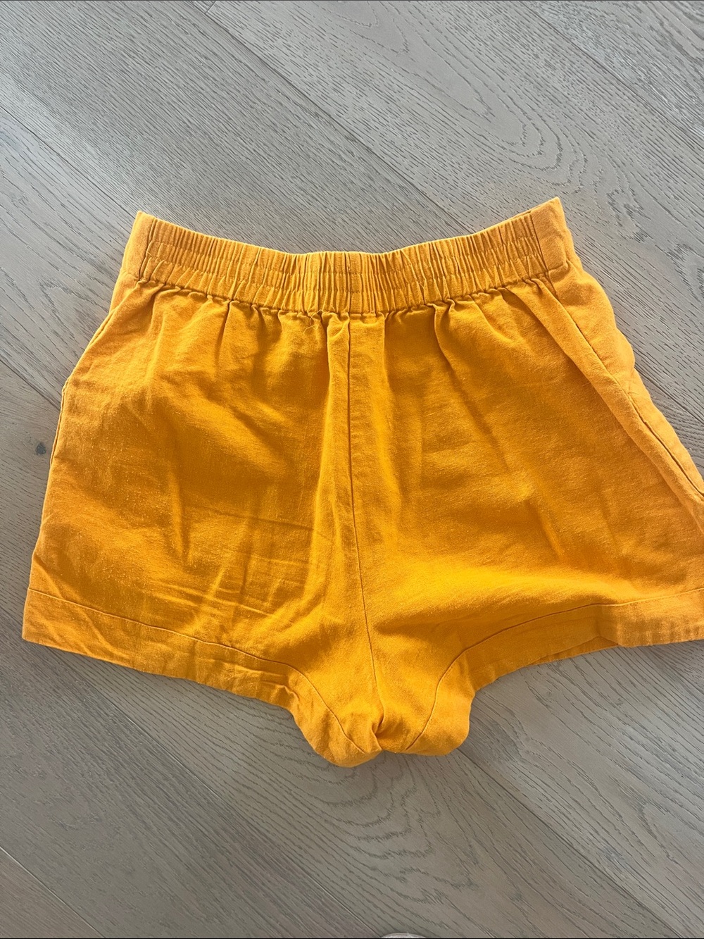 House of Harlow 1960 High-Waist Golden Yellow Linen-Blend Shorts - Picture 2 of 3